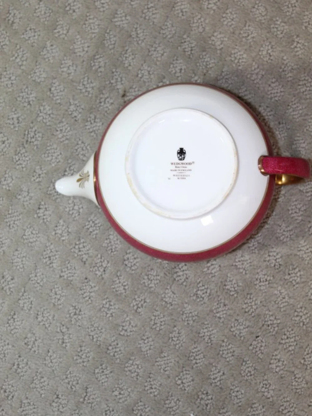 Wedgwood Whitehall W3994 Bone China Powder Ruby Tea Pot
